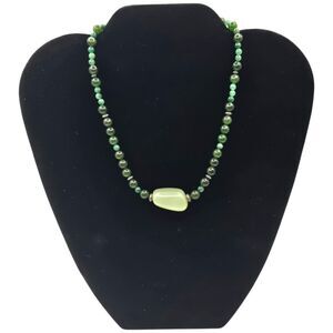 Artisan Green Quartz Natural Gemstone Beaded Necklace Silver Tone Toggle Clasp